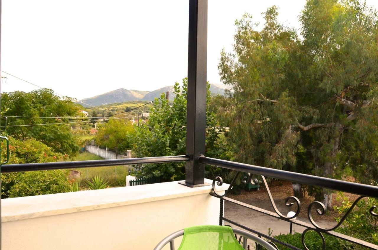 Kostas' Garden Apartment