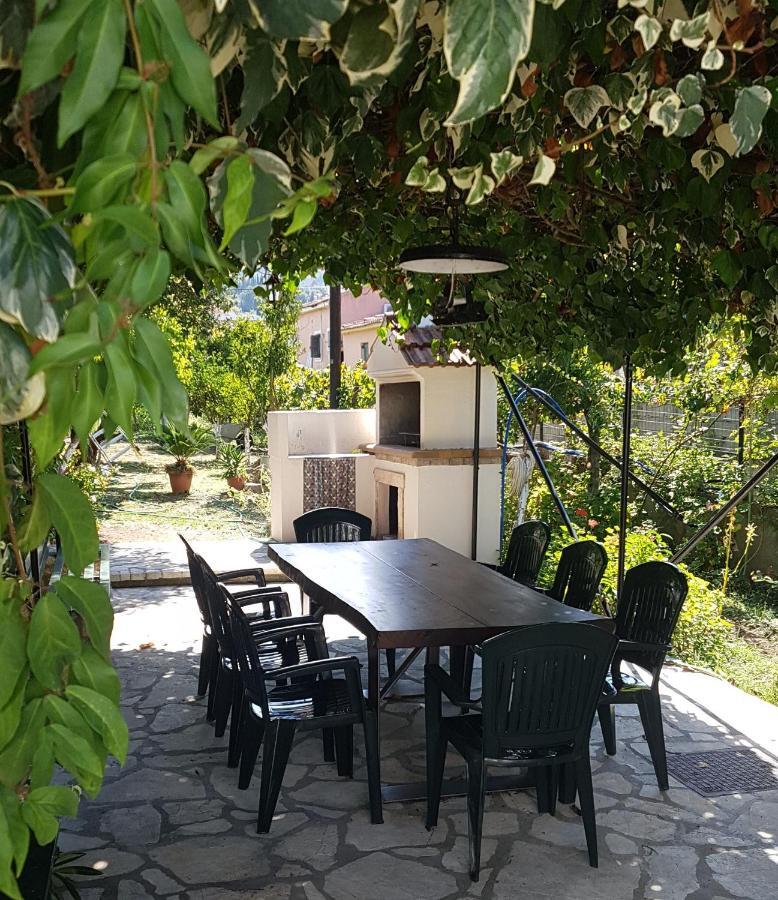 Kostas' Garden Apartment *