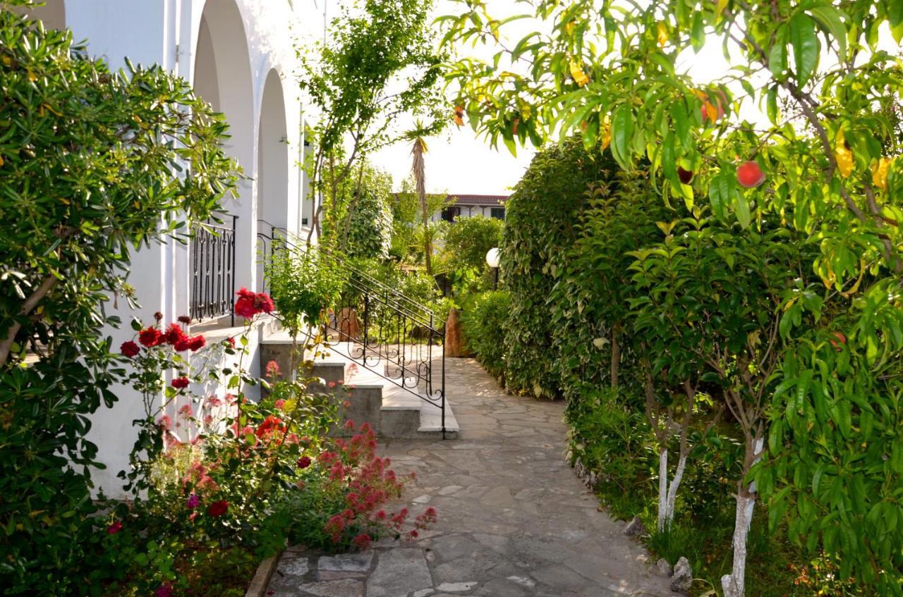 Apartment Kostas' Garden Roda (Corfu)